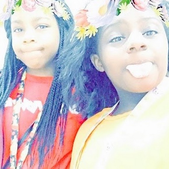 Meet your Posher, Neonpocahontas - Picture 1 of 1